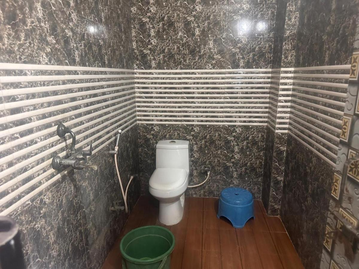 Hotel Yamnotri Dham à Vrindāvan Extérieur photo